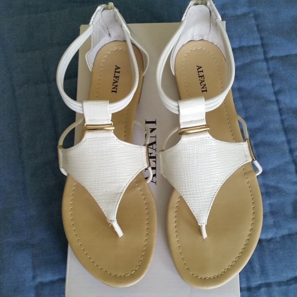 Sandals - Picture 5 of 5